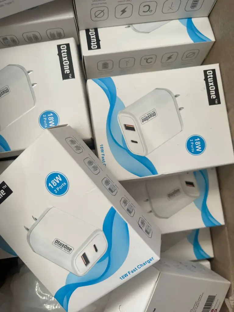 Cargador Completo Otuxone 18W Fast Charger V8