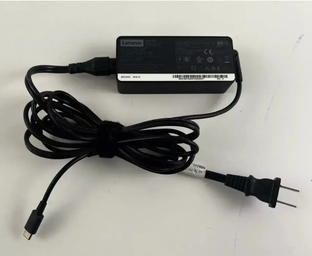 Cargador de laptop Lenovo 65w Typo C