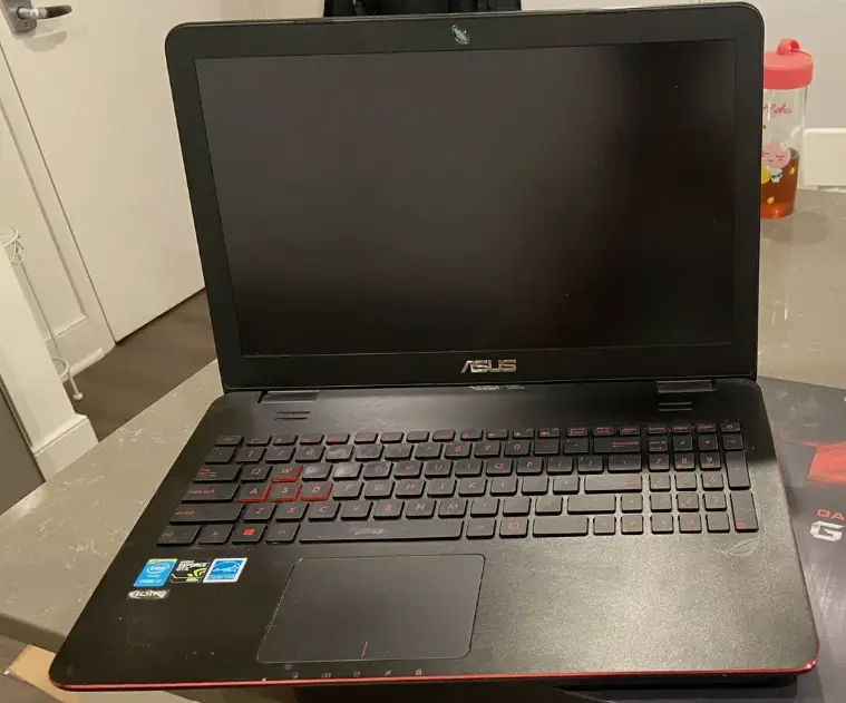 Laptop Asus ROG GL752 Core i7 d3e 6ta G+ 16RAM y 128 GB+ 4GB GPU